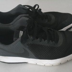 Nike Flex  Size 7W